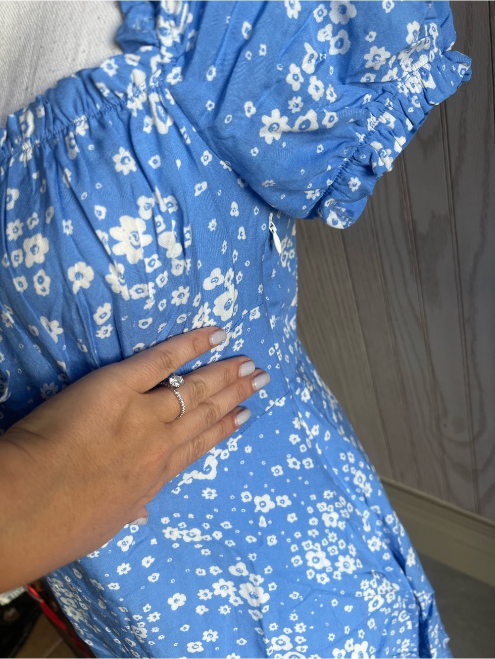 Square-Neck Blue Floral Mini Dress with Puff Sleeves - Picture 5 of 8